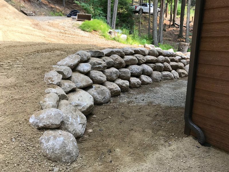 boulder retaining wall installation
